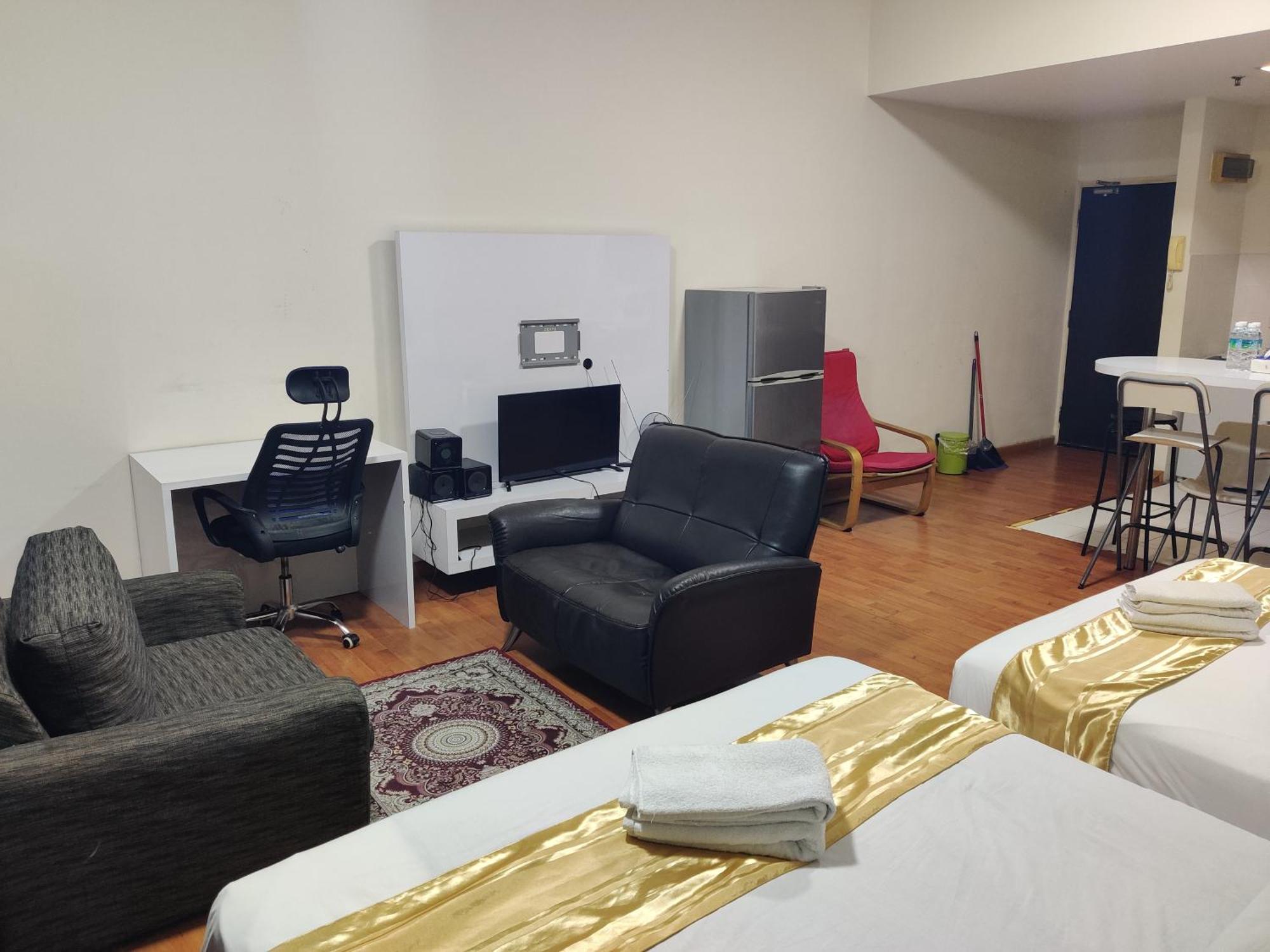 Maytower Apartment *